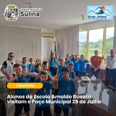 Alunos da Escola Arnaldo Busato visitam o Paço Municipal 25 de Julho